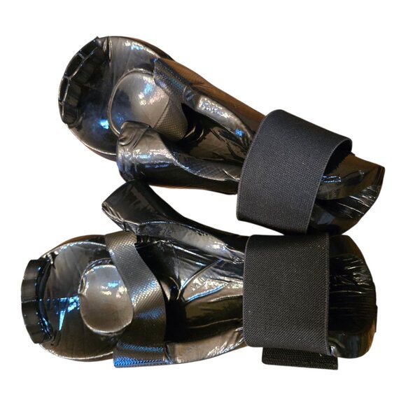 Unisex CENTURY Martial Arts Sparring Gloves NWOT - Picture 5 of 7